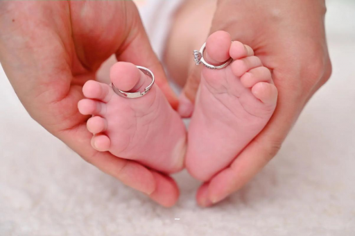 韶关宝宝脸上长黑点